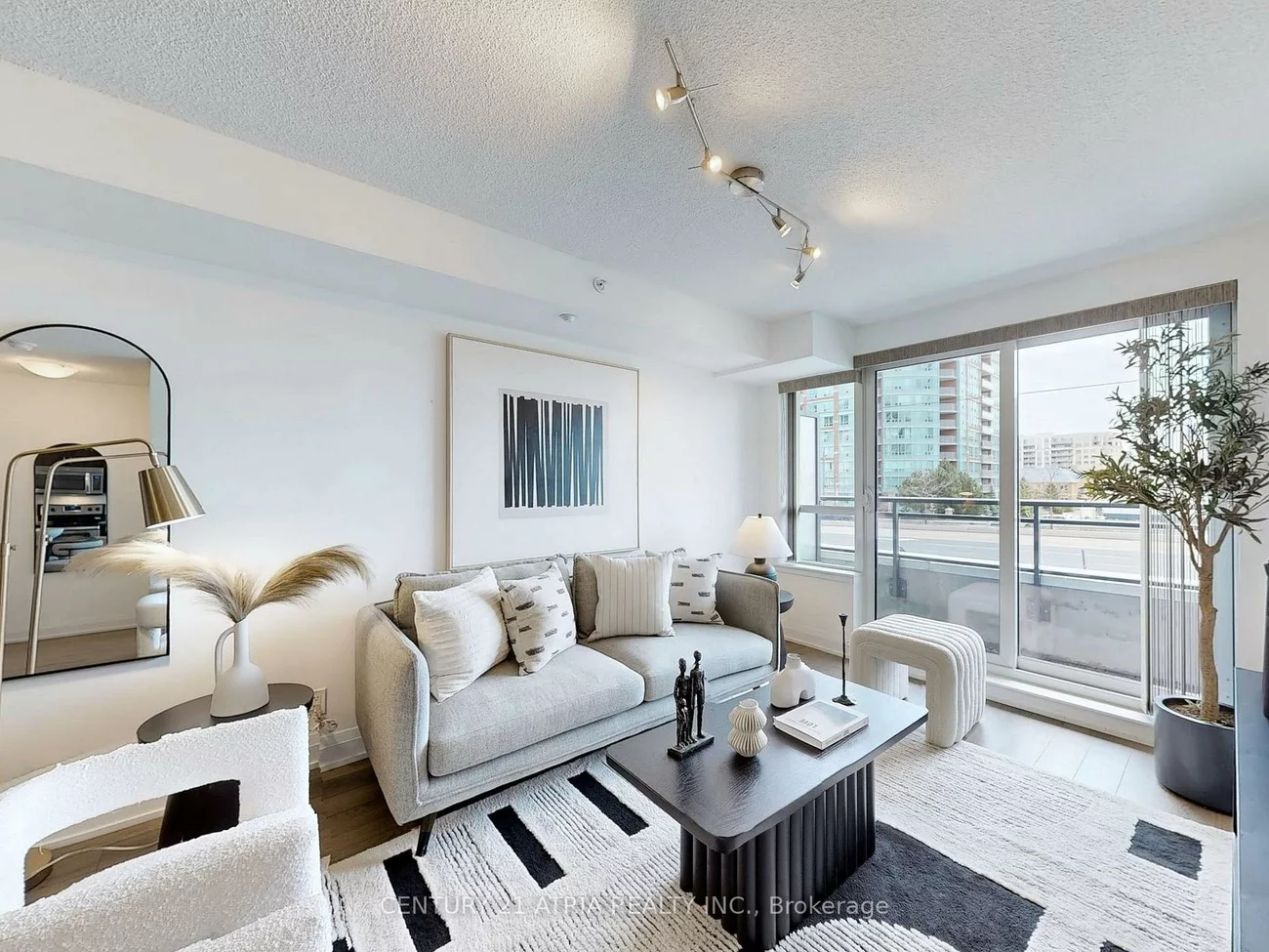 372, Highway 7, Doncrest, Richmond Hill