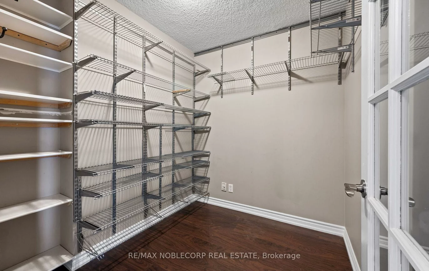 18, Harding, Harding, Richmond Hill