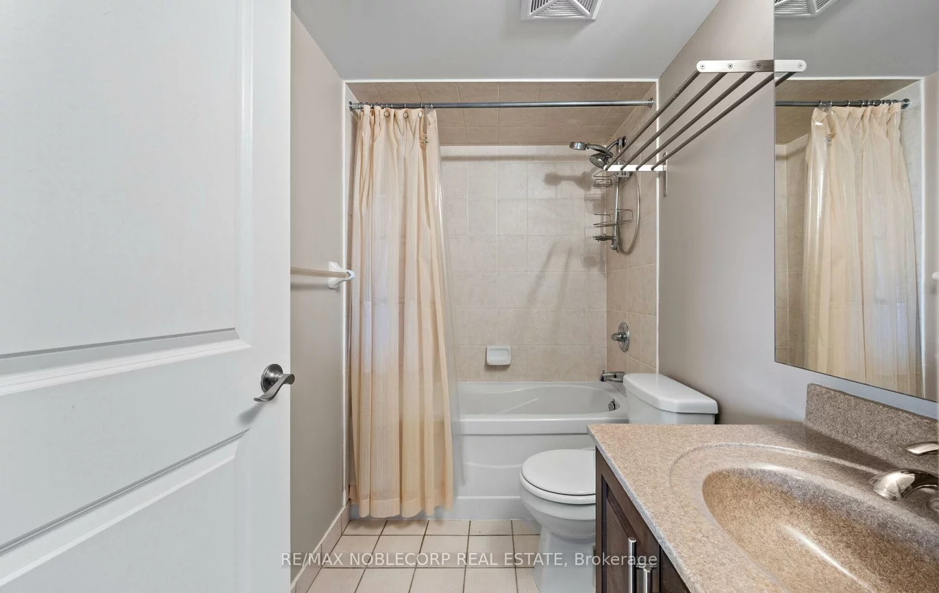 18, Harding, Harding, Richmond Hill