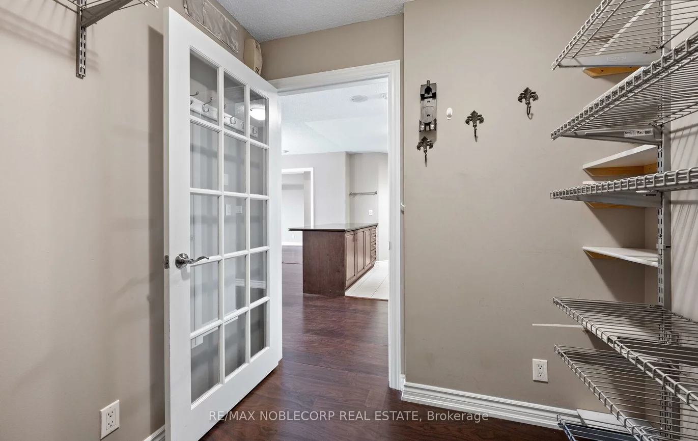 18, Harding, Harding, Richmond Hill