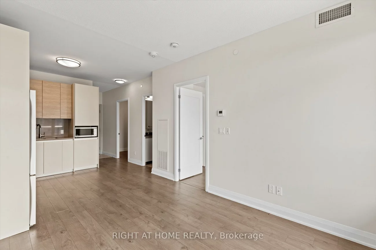 396, Highway 7, Doncrest, Richmond Hill