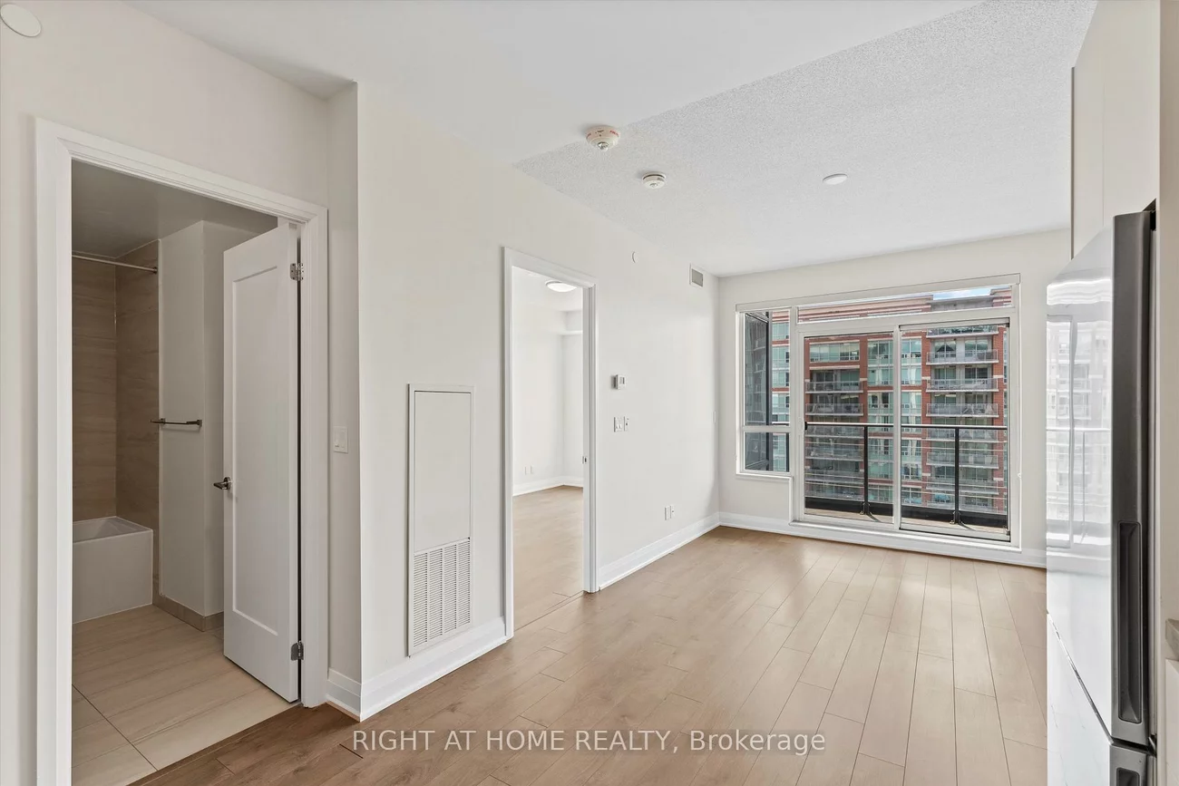 396, Highway 7, Doncrest, Richmond Hill