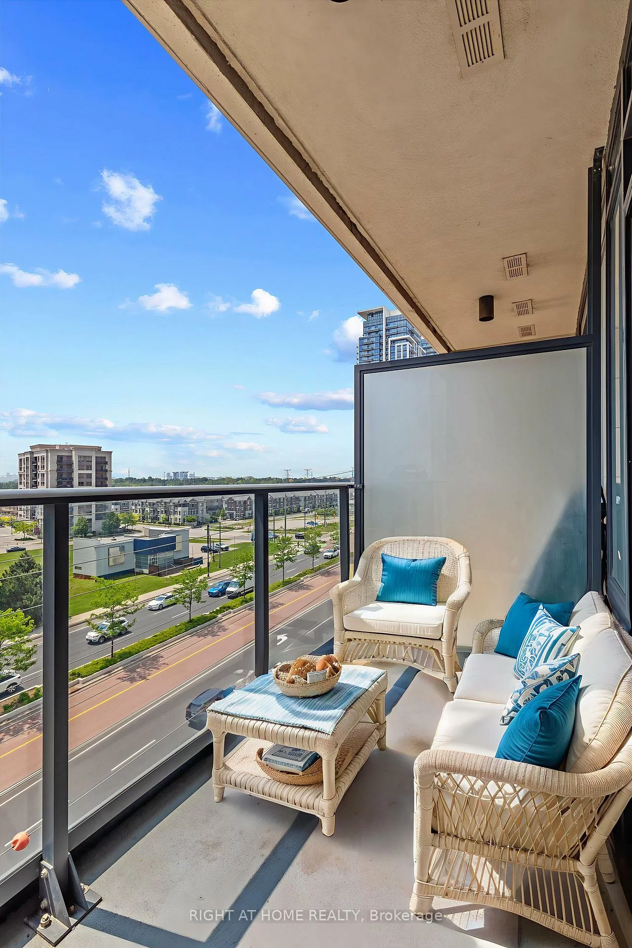 396, Highway 7, Doncrest, Richmond Hill