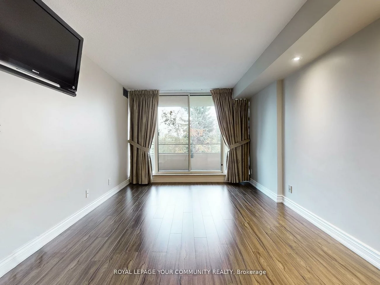 32, Clarissa, Harding, Richmond Hill