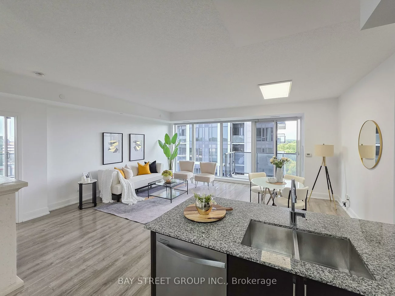 9608, Yonge, North Richvale, Richmond Hill
