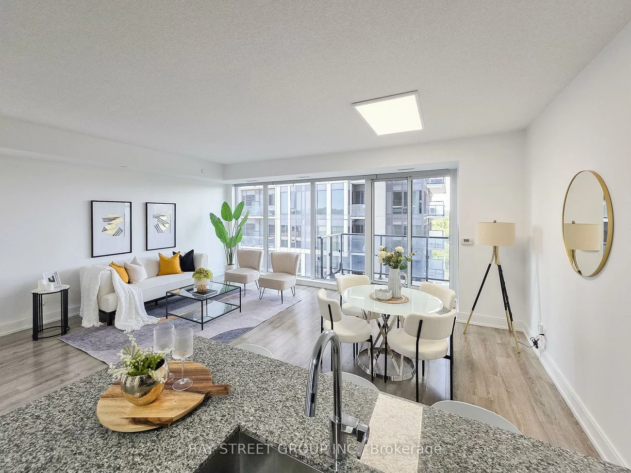 9608, Yonge, North Richvale, Richmond Hill