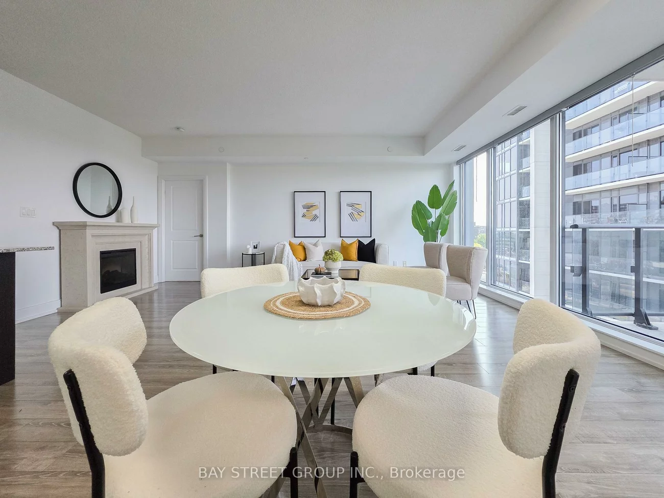 9608, Yonge, North Richvale, Richmond Hill