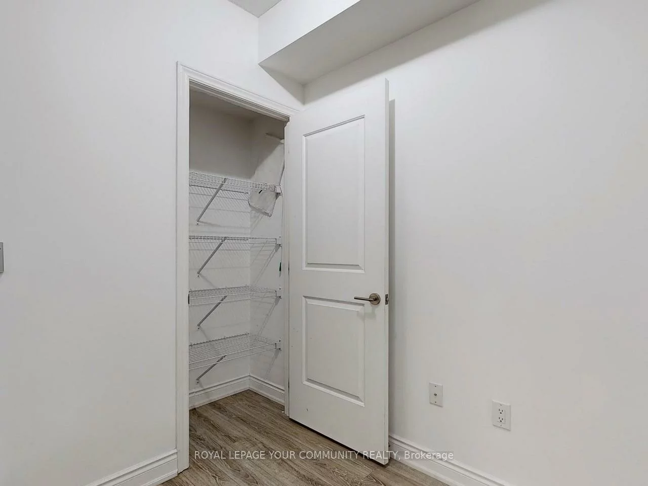 9618, Yonge, North Richvale, Richmond Hill