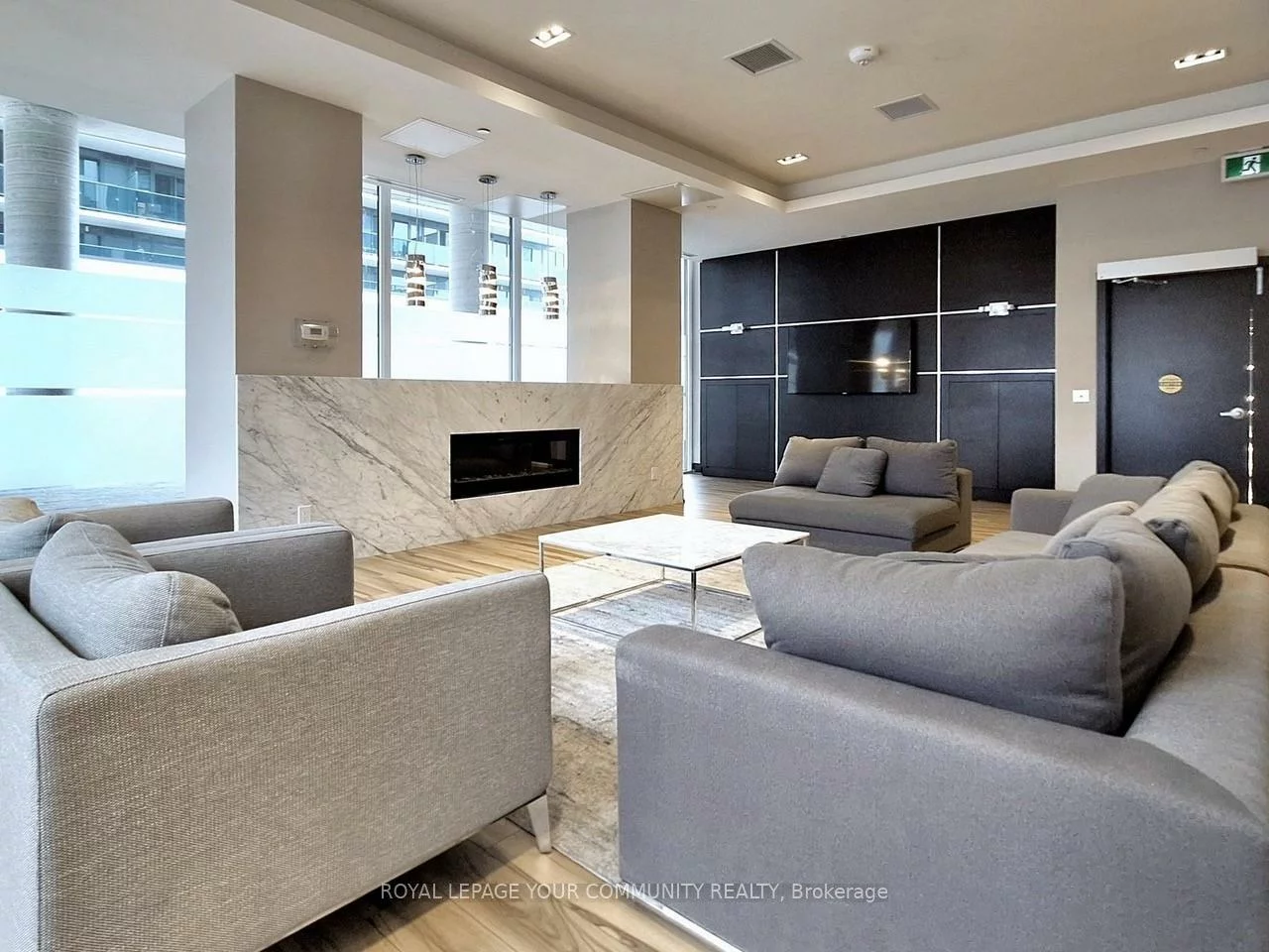 9618, Yonge, North Richvale, Richmond Hill