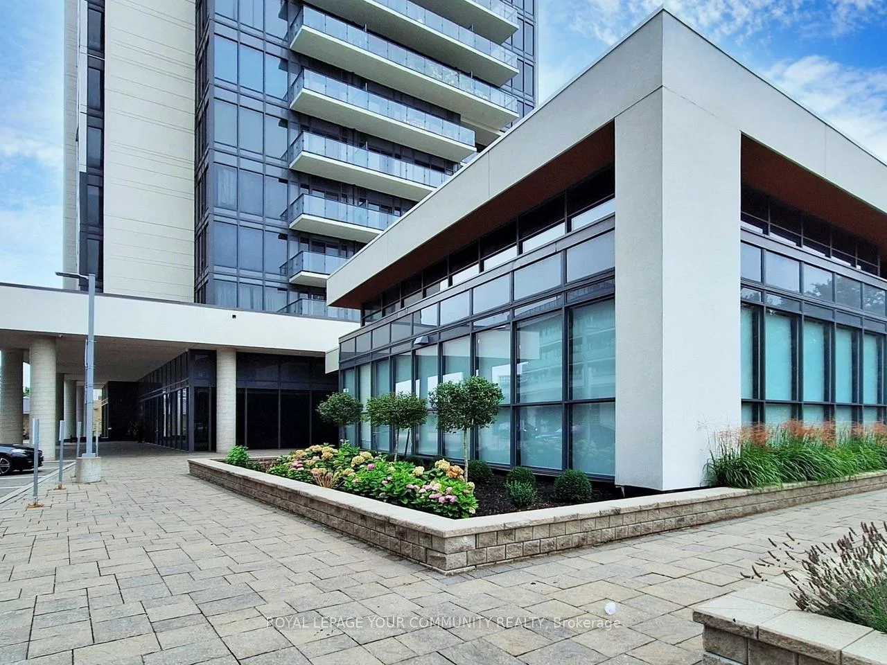 9618, Yonge, North Richvale, Richmond Hill