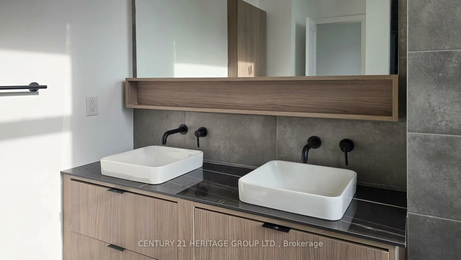 8888, Yonge, South Richvale, Richmond Hill