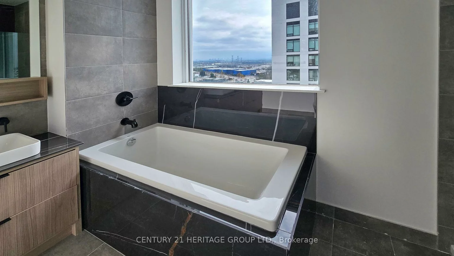 8888, Yonge, South Richvale, Richmond Hill