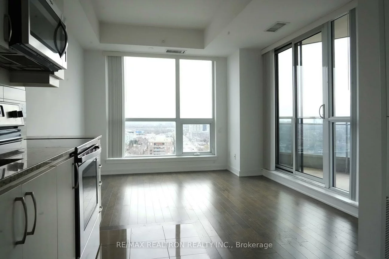 9201, Yonge, Langstaff, Richmond Hill