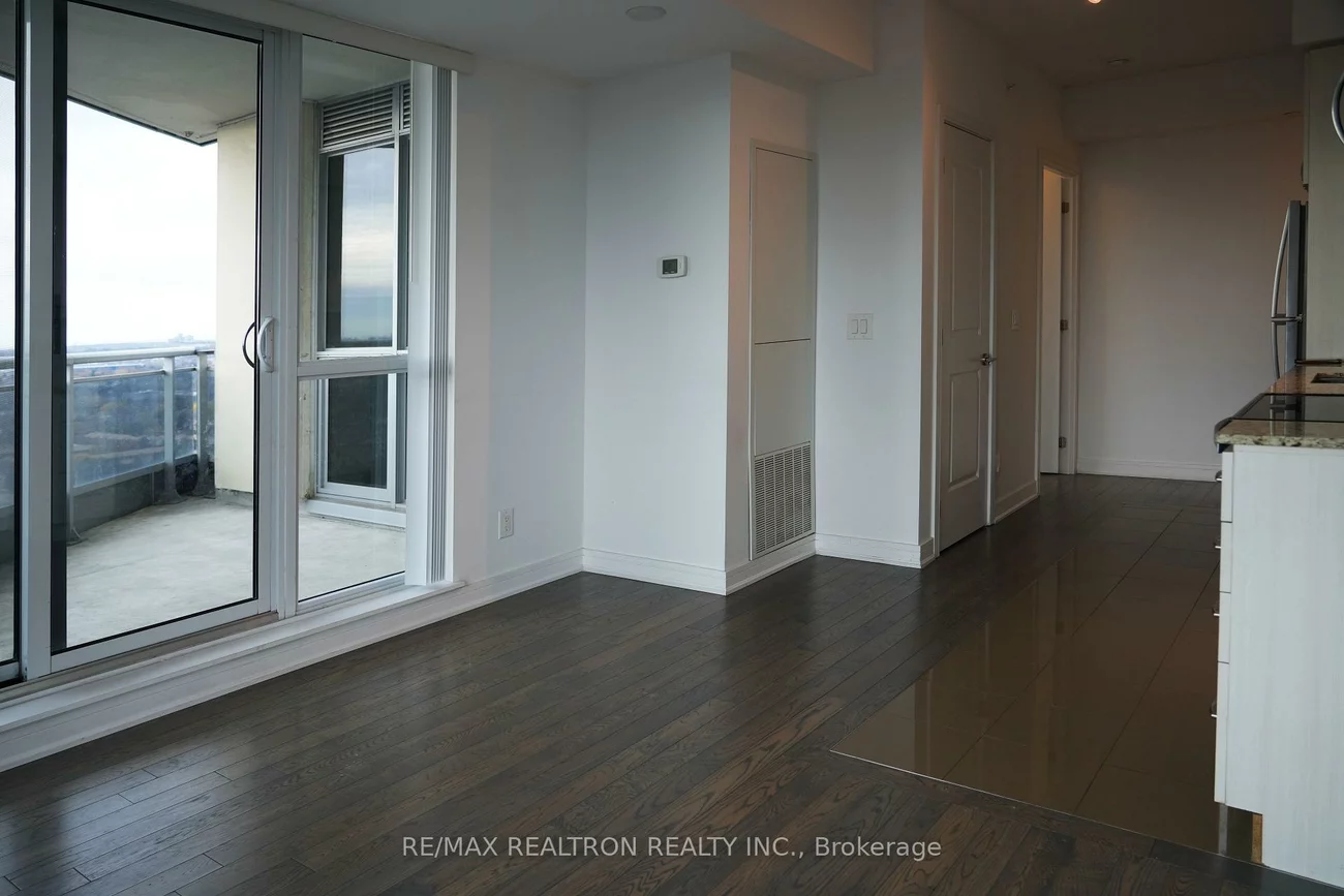 9201, Yonge, Langstaff, Richmond Hill