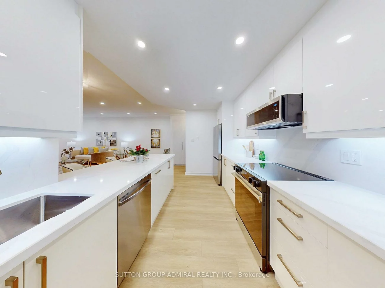 32, Clarissa, Harding, Richmond Hill