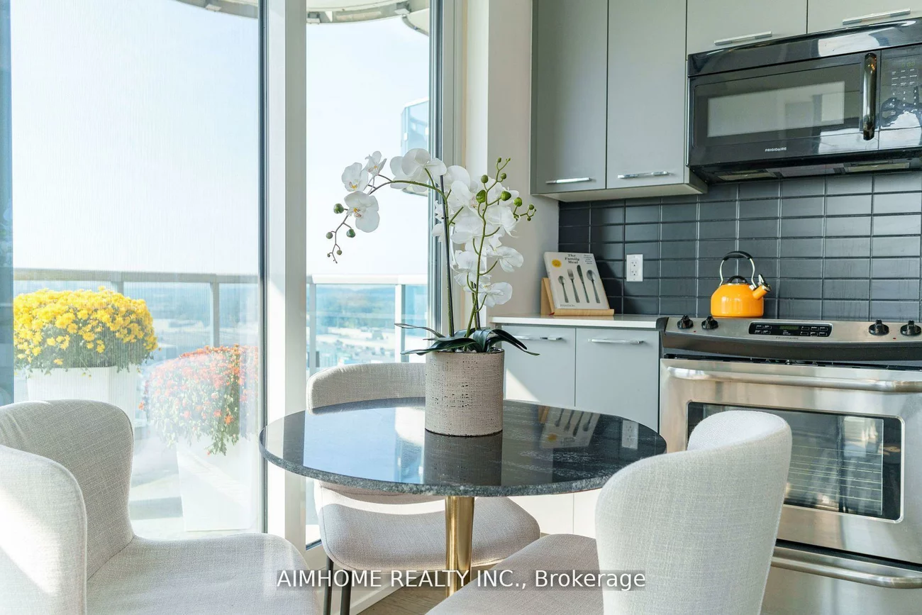 9471, Yonge, Observatory, Richmond Hill