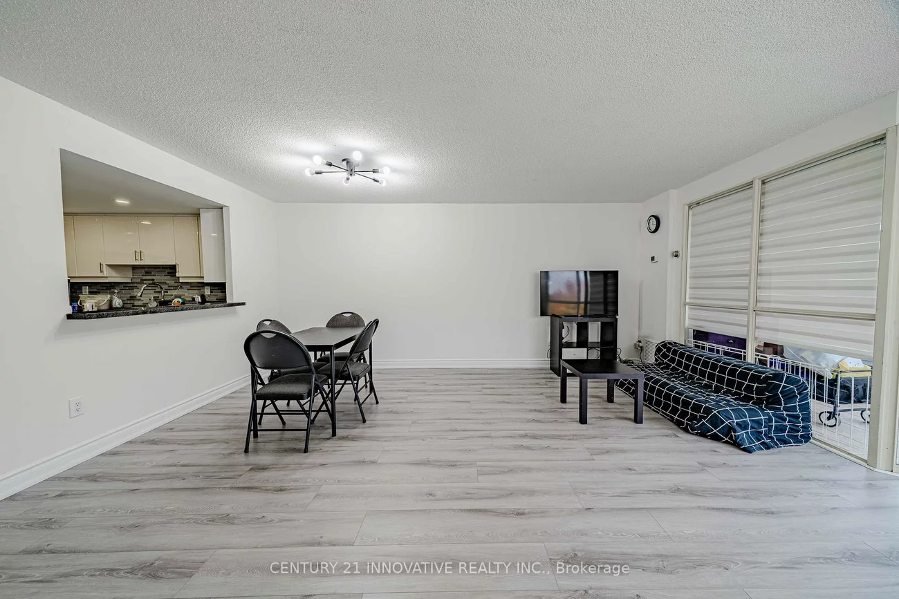 5, Weldrick, North Richvale, Richmond Hill