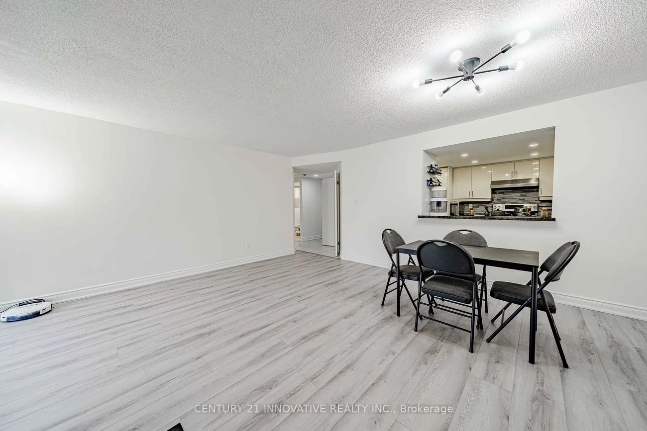 5, Weldrick, North Richvale, Richmond Hill