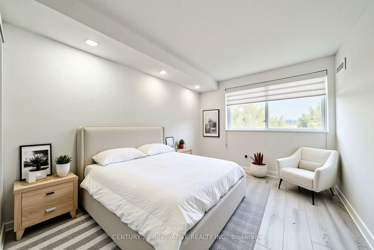 5, Weldrick, North Richvale, Richmond Hill