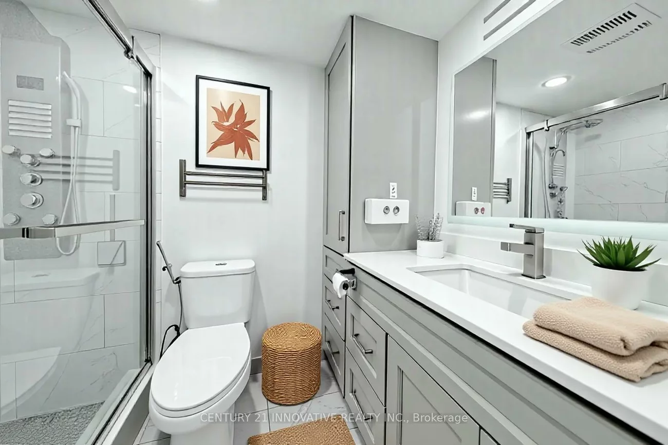 5, Weldrick, North Richvale, Richmond Hill