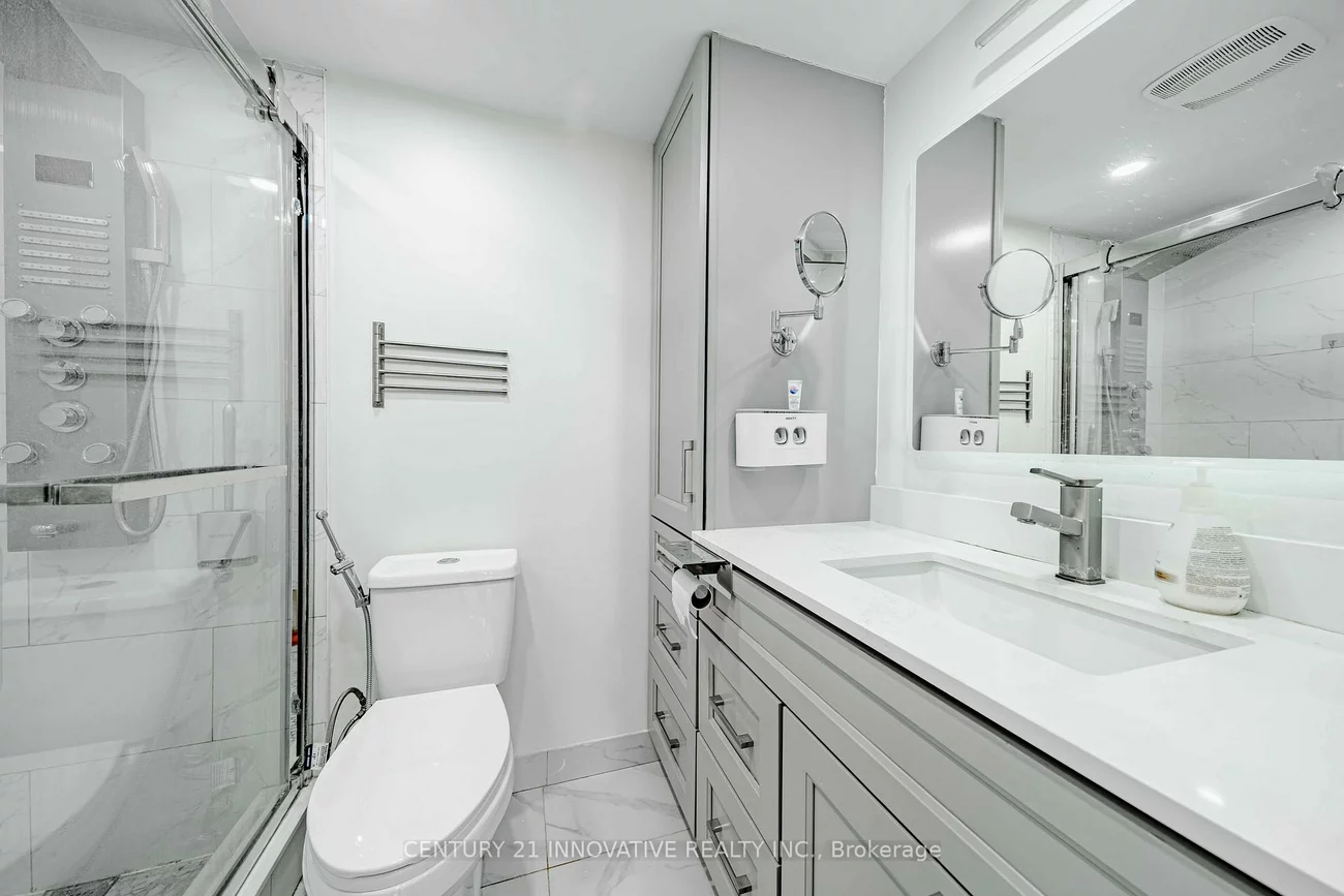 5, Weldrick, North Richvale, Richmond Hill