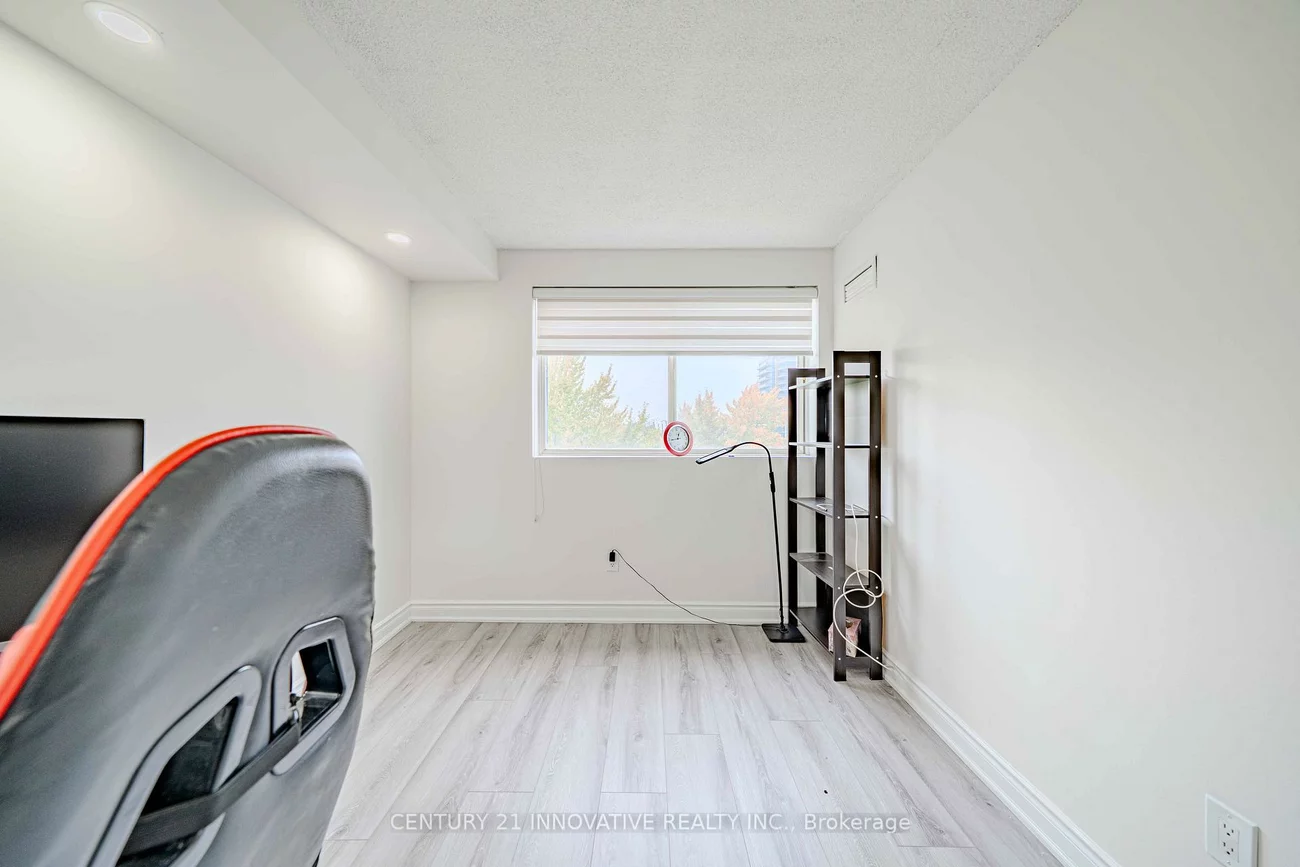 5, Weldrick, North Richvale, Richmond Hill