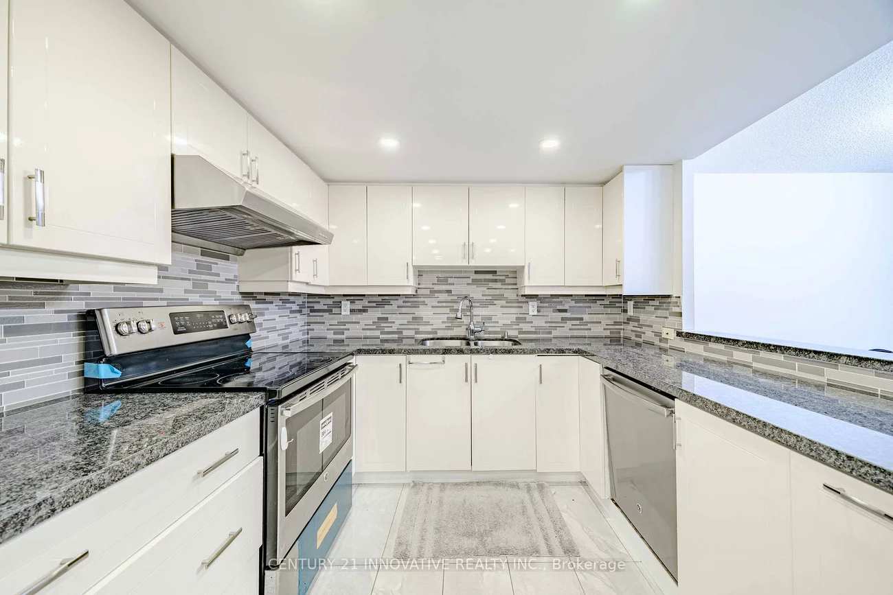 5, Weldrick, North Richvale, Richmond Hill