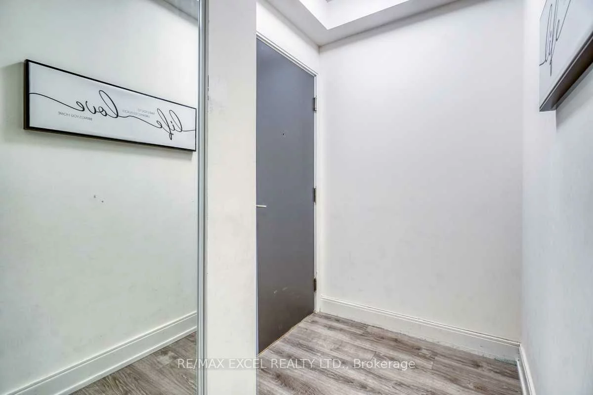 9608, Yonge, North Richvale, Richmond Hill