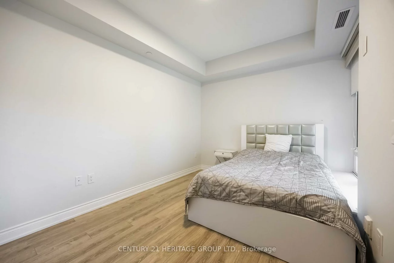 9618, Yonge, North Richvale, Richmond Hill