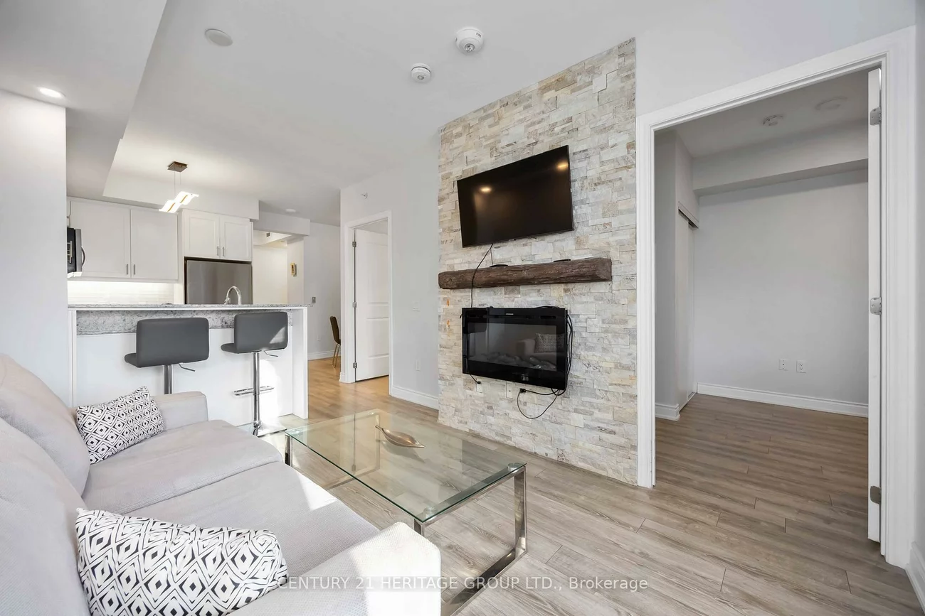 9618, Yonge, North Richvale, Richmond Hill