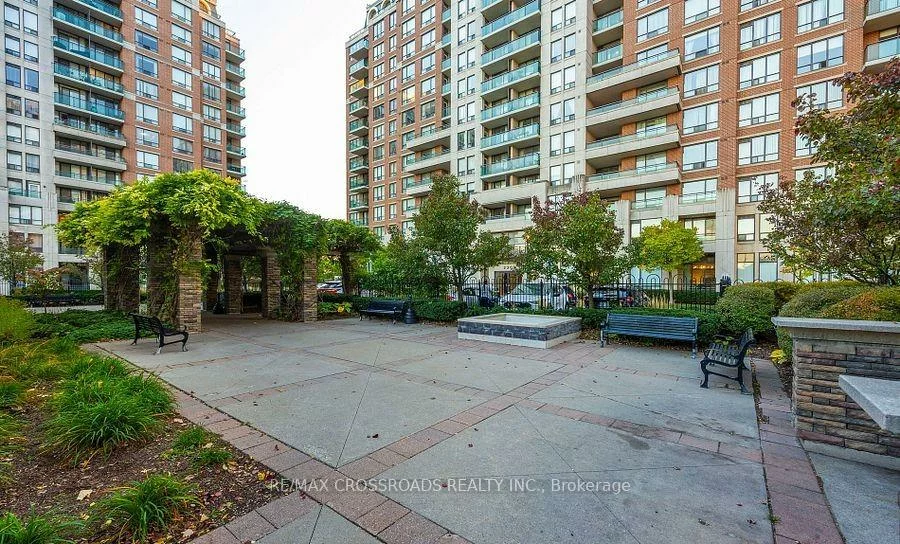 350, Red Maple, Langstaff, Richmond Hill