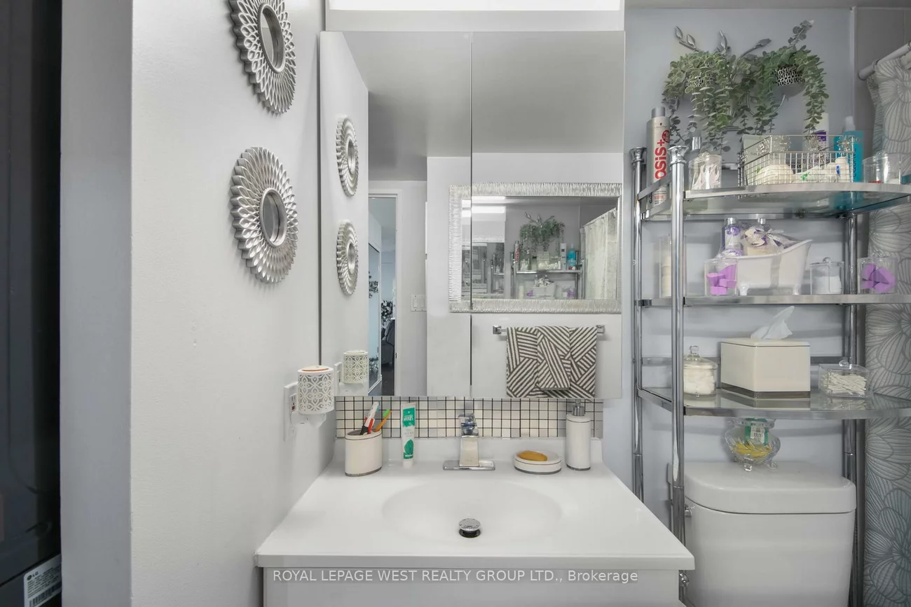 326, Major Mackenzie, Crosby, Richmond Hill