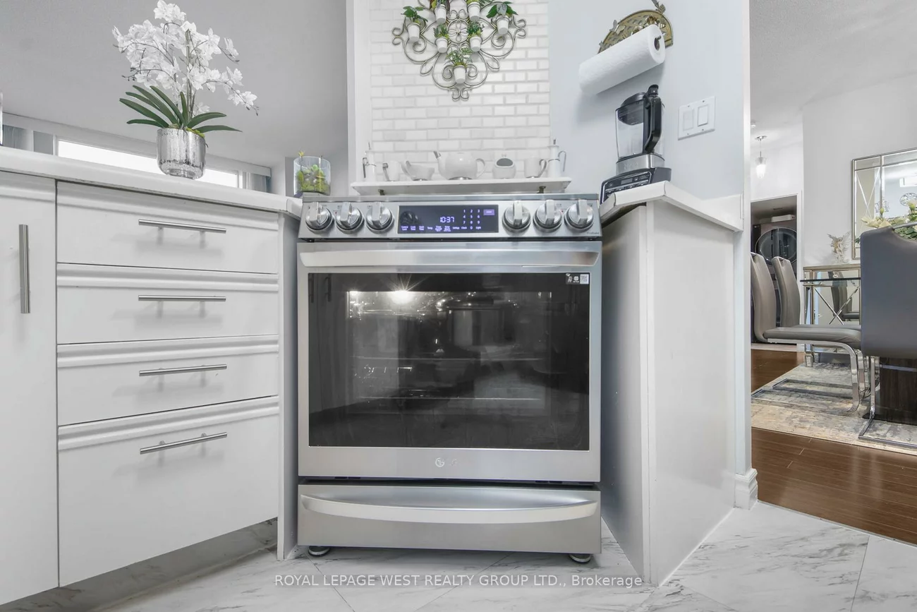 326, Major Mackenzie, Crosby, Richmond Hill