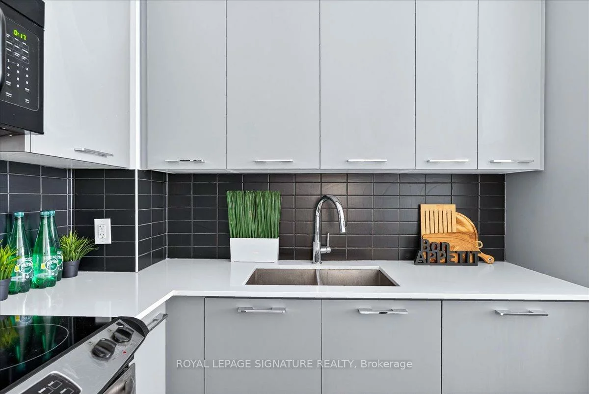 9471, Yonge, Observatory, Richmond Hill