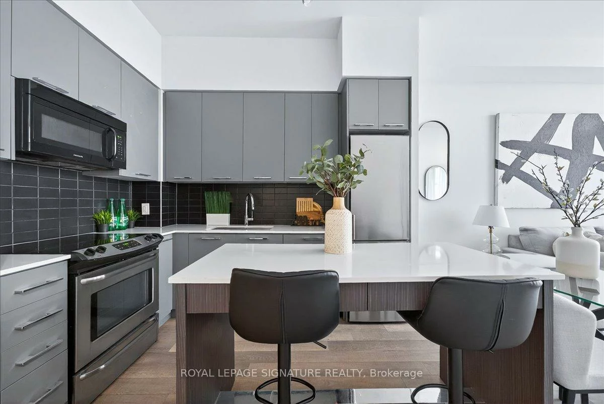 9471, Yonge, Observatory, Richmond Hill