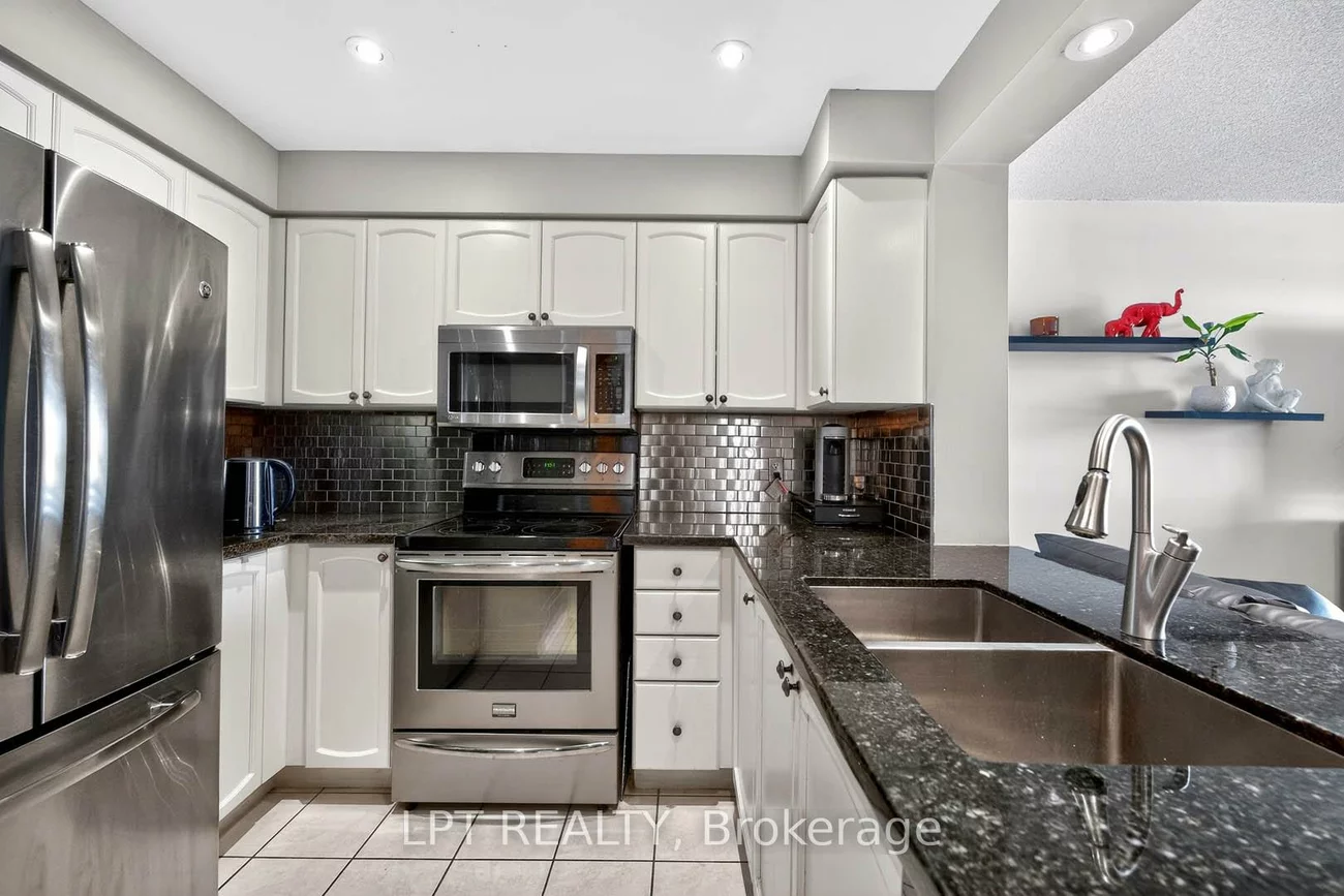 51, Baffin, Langstaff, Richmond Hill