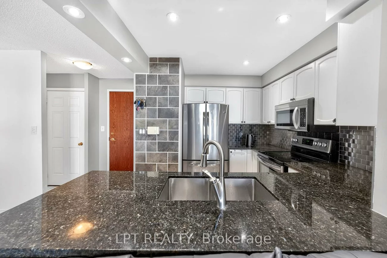 51, Baffin, Langstaff, Richmond Hill