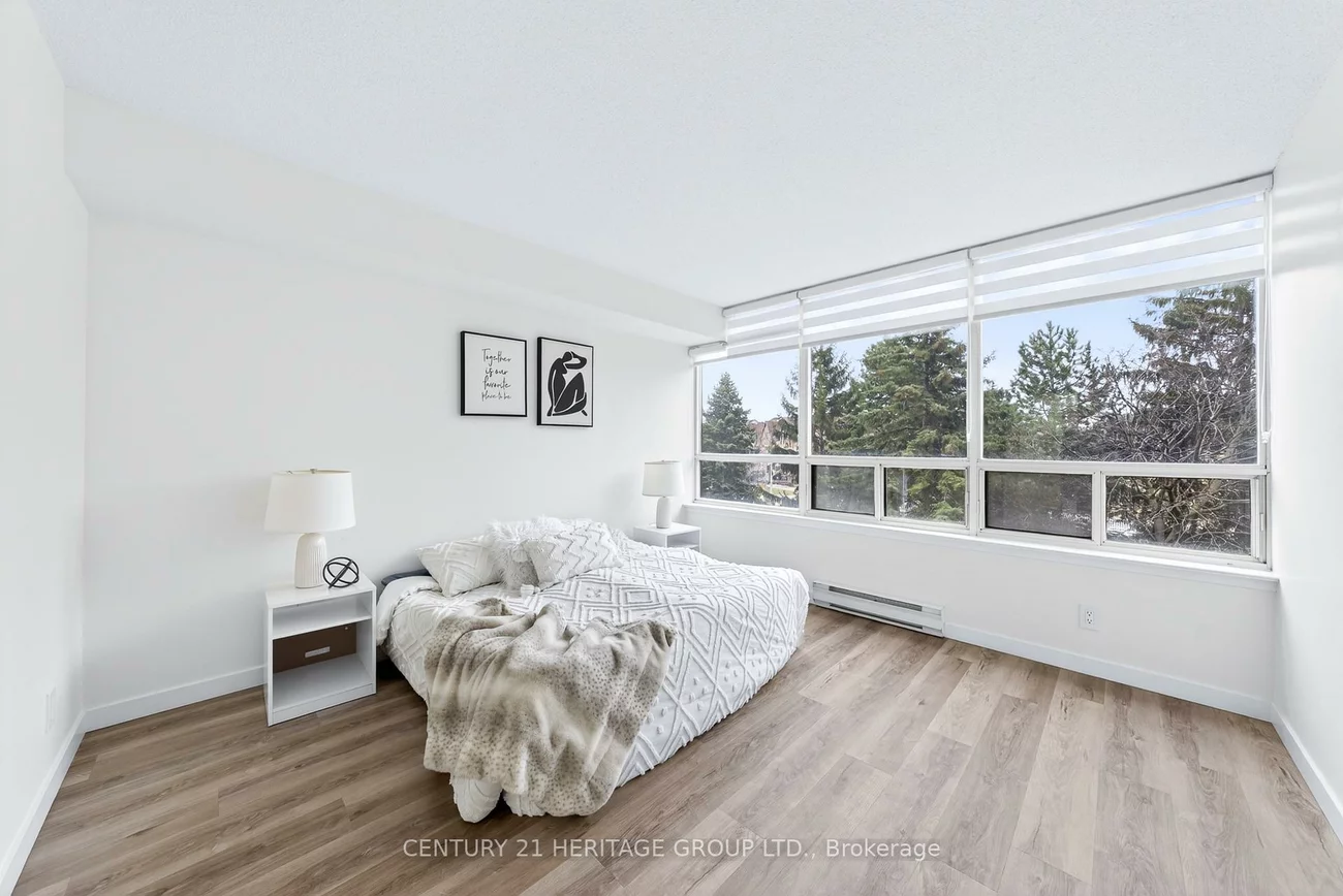 32, Clarissa, Harding, Richmond Hill