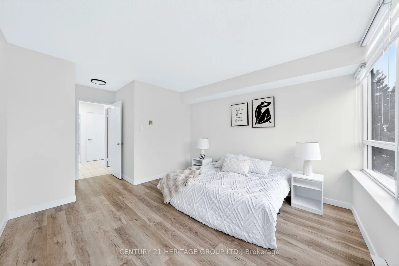 32, Clarissa, Harding, Richmond Hill