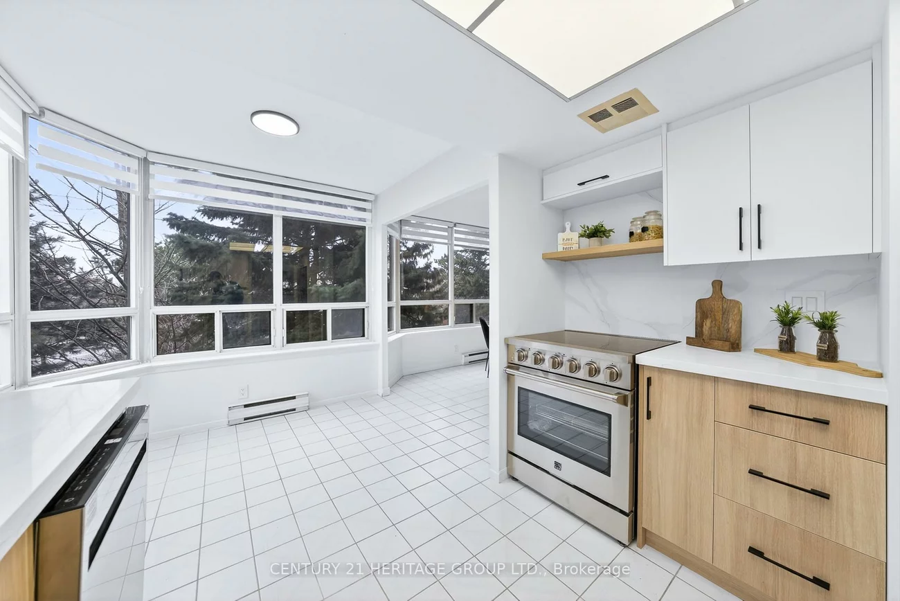 32, Clarissa, Harding, Richmond Hill