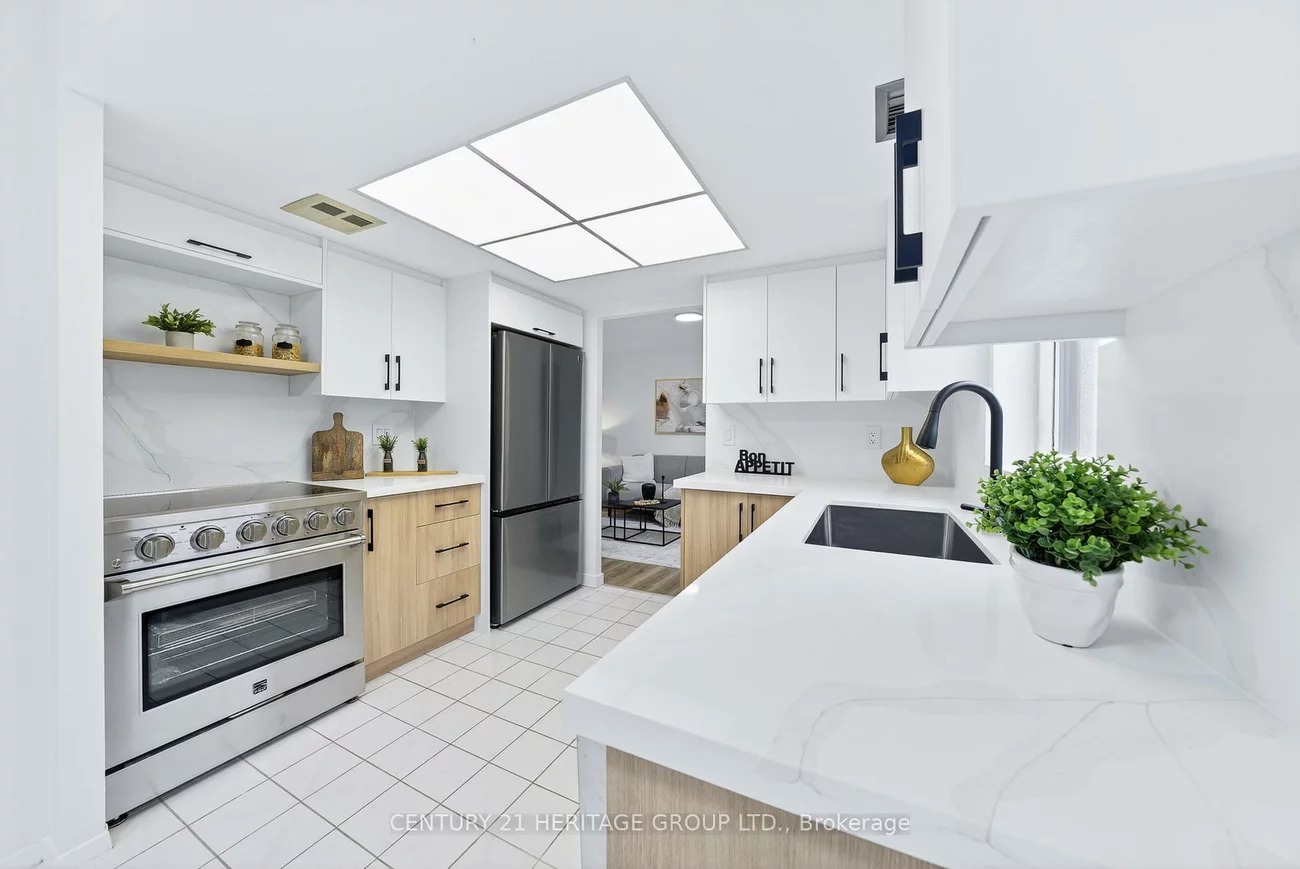 32, Clarissa, Harding, Richmond Hill