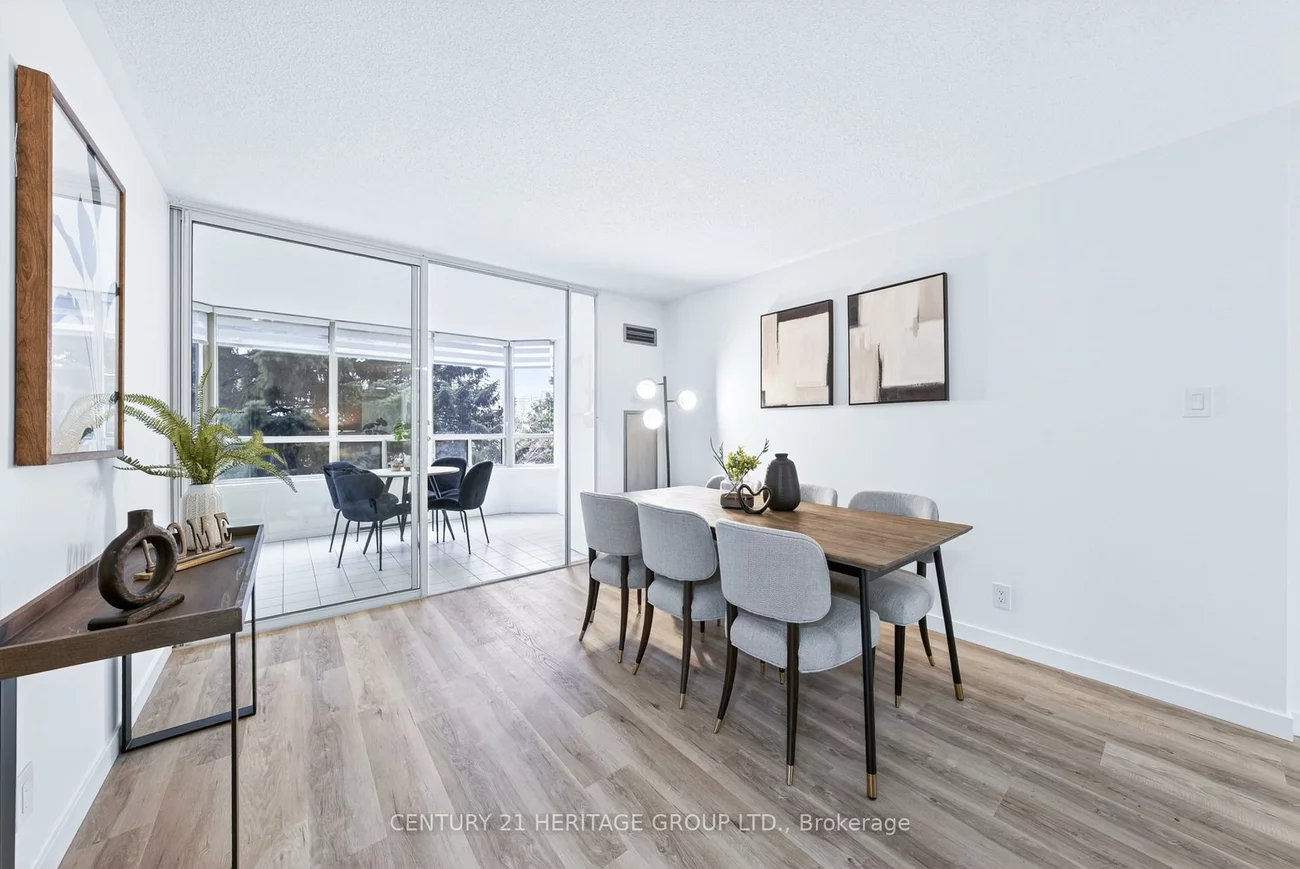 32, Clarissa, Harding, Richmond Hill