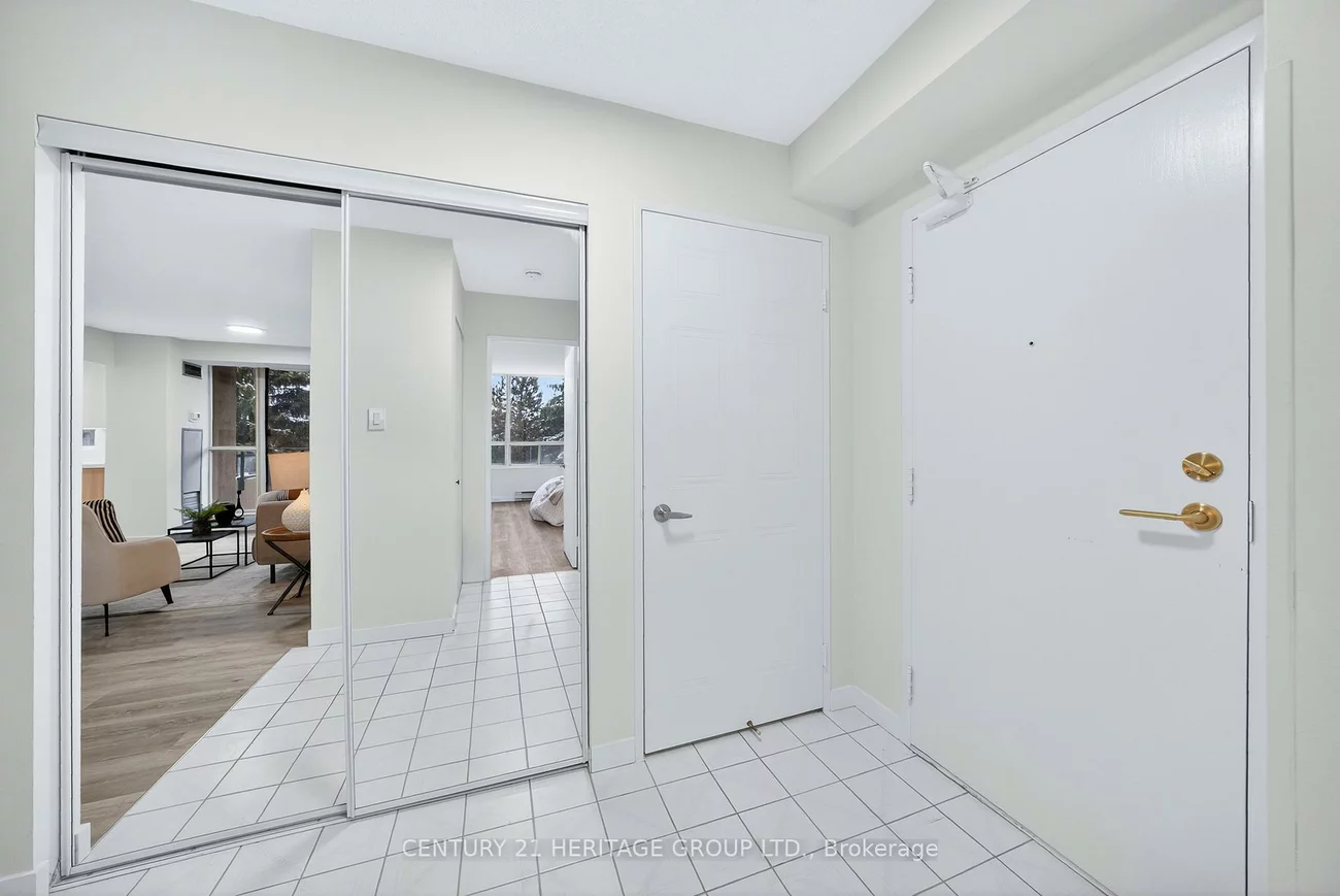 32, Clarissa, Harding, Richmond Hill