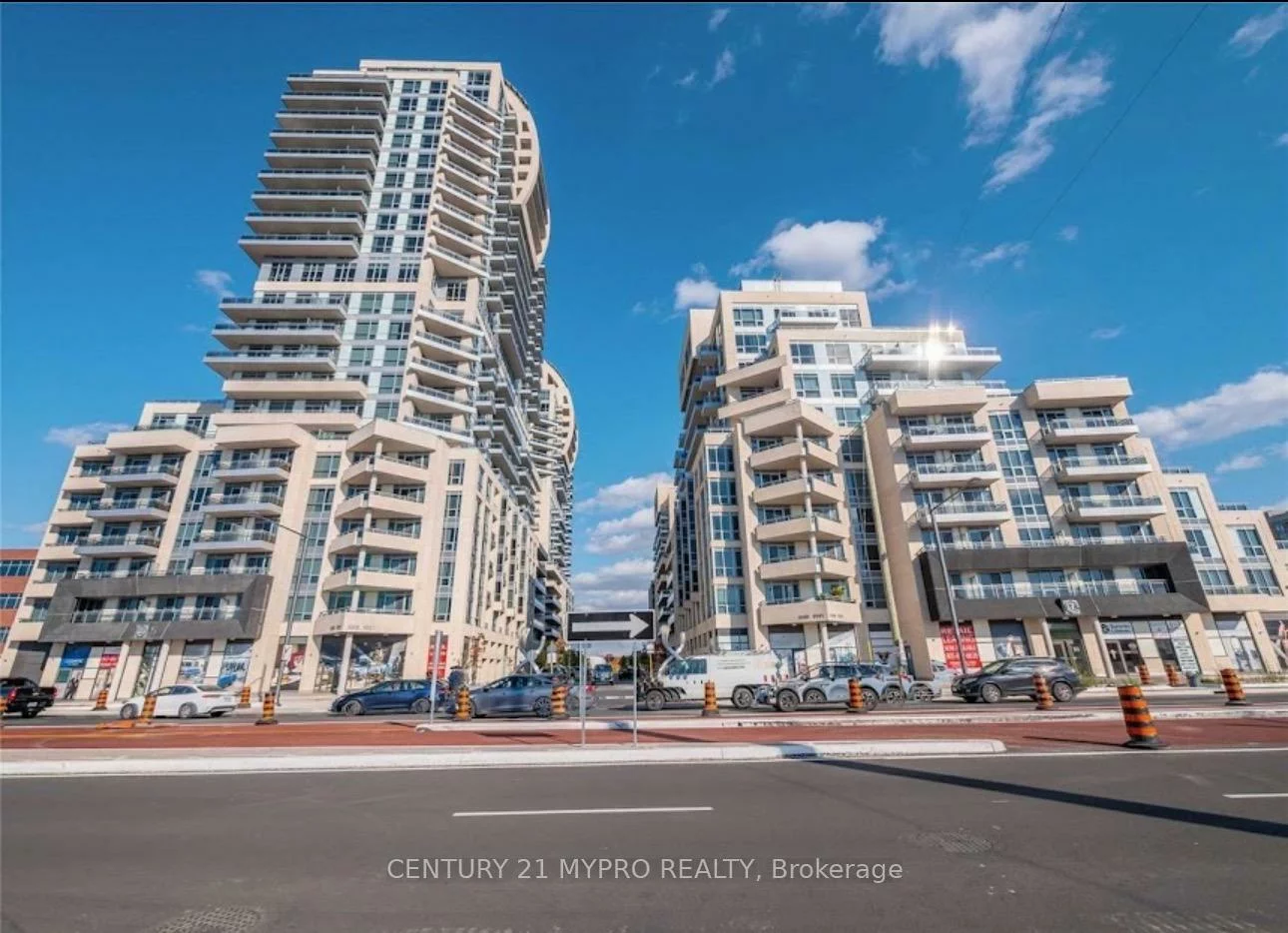 9205, Yonge, Langstaff, Richmond Hill