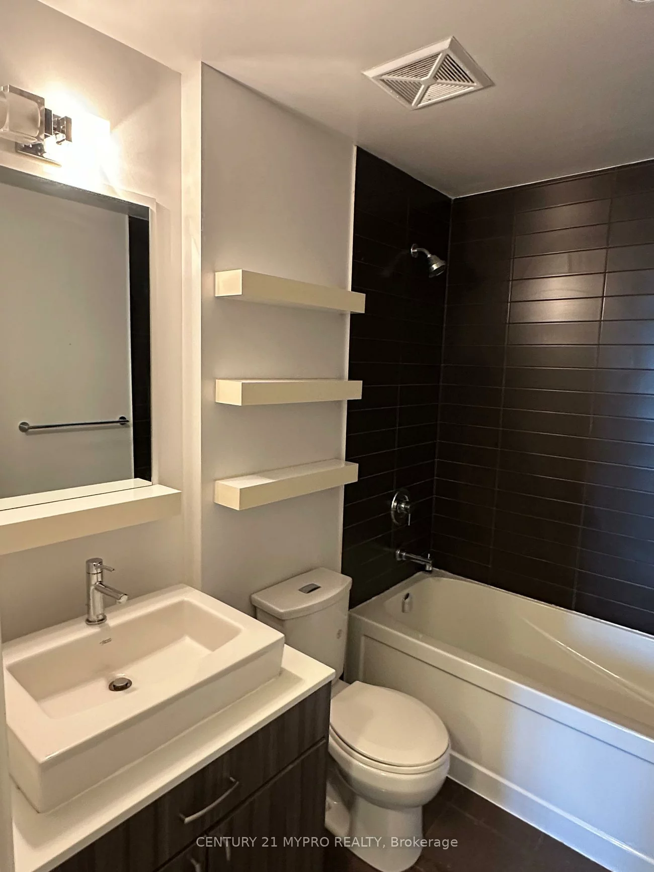 9205, Yonge, Langstaff, Richmond Hill