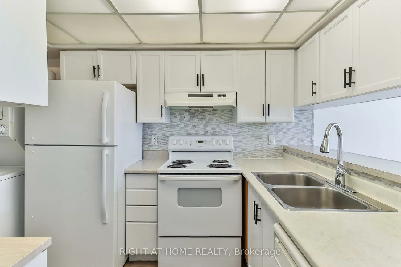 309, Major Mackenzie, Harding, Richmond Hill