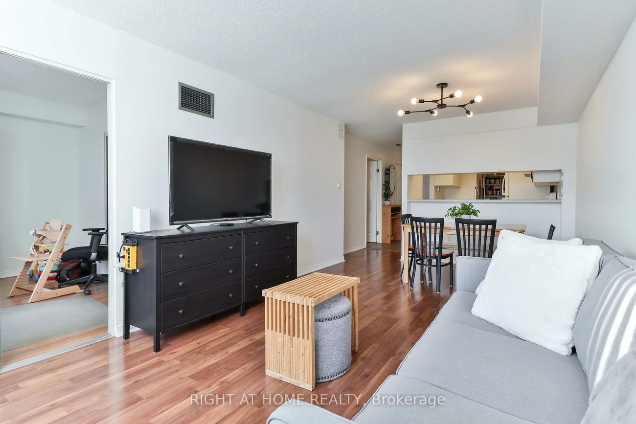 309, Major Mackenzie, Harding, Richmond Hill