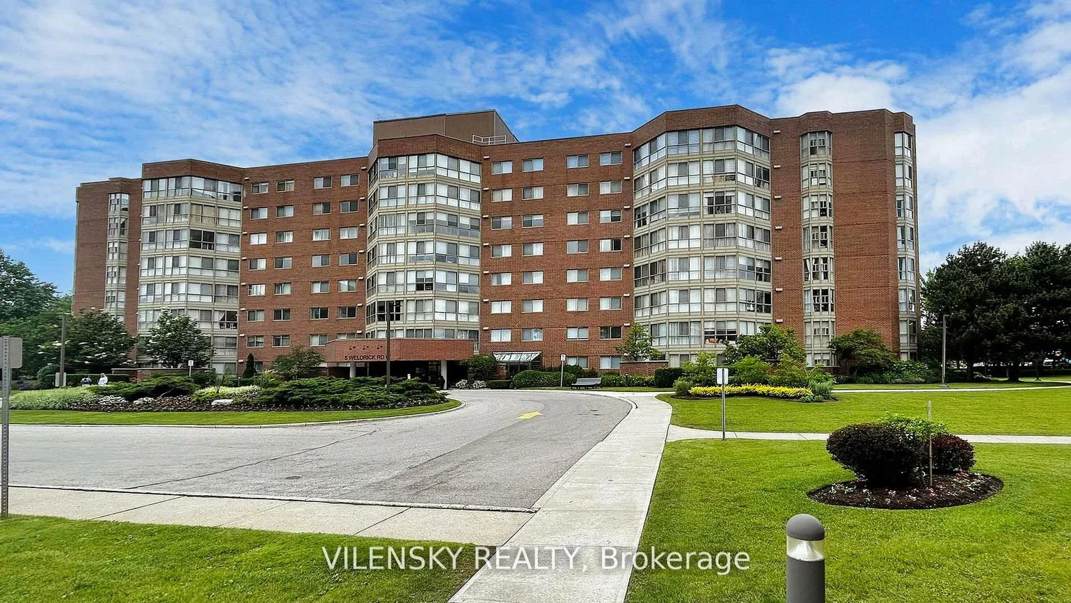 5, Weldrick, North Richvale, Richmond Hill