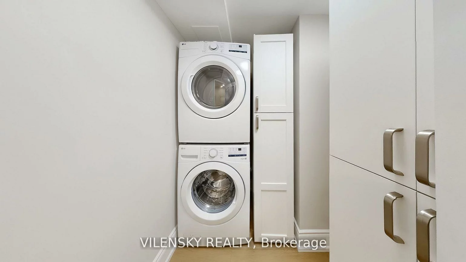 5, Weldrick, North Richvale, Richmond Hill