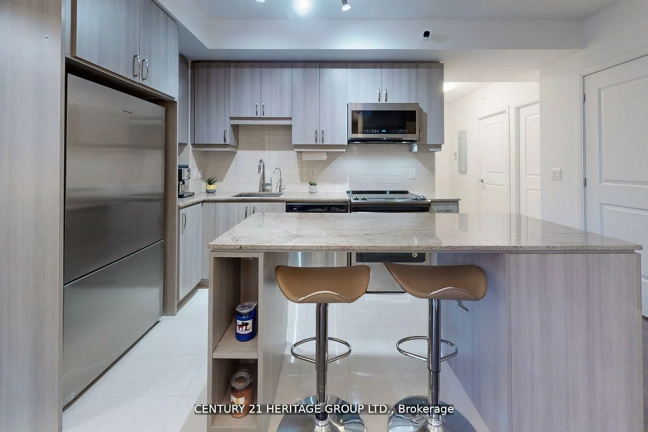 9201, Yonge, Langstaff, Richmond Hill